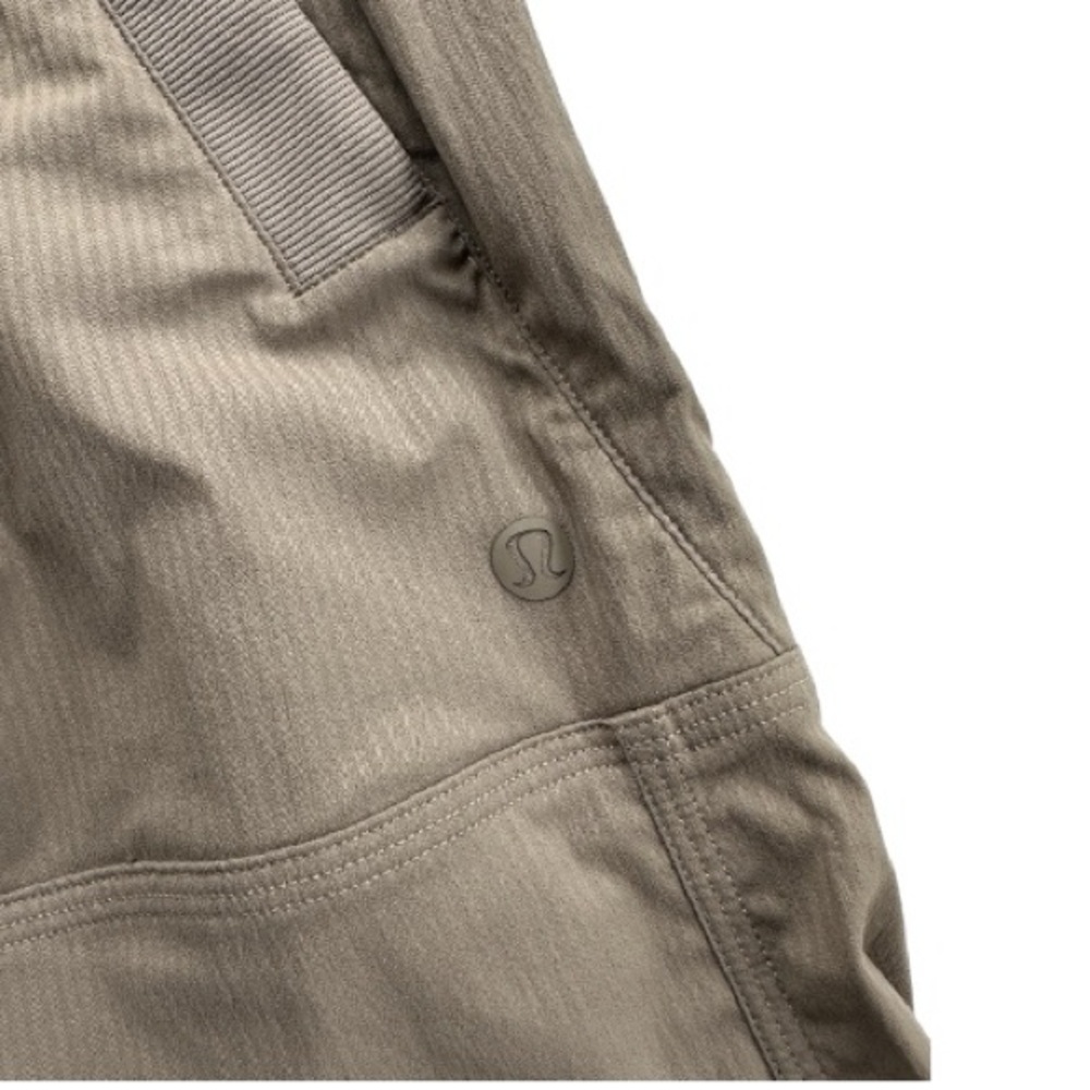 Lululemon • Dance Studio Mid-Rise Pant Regular - Picture 7 of 12